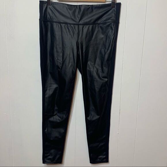 Black Leggings Athleta Gleam Chaturanga To Town Faux Vegan Leather Front Panel L - Picture 1 of 6